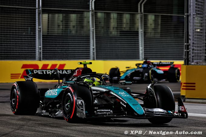 Mercedes F1 se range derrière Hamilton