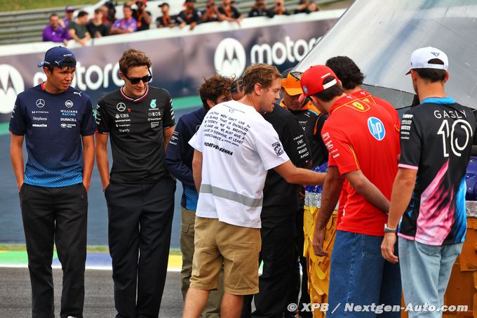 F1 drivers in 'tug of war' (…)