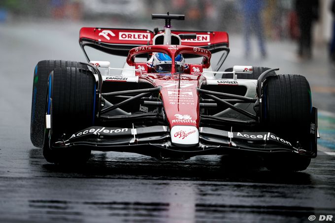 Silverstone, FP1: Bottas tops wet (…)