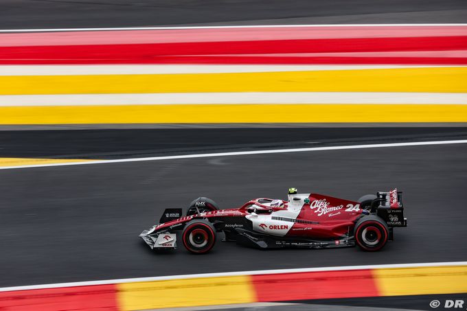 Zhou se voit chez Alfa Romeo F1 en (…)