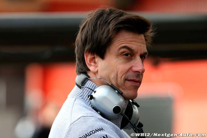 Wolff : Mercedes toujours en faveur (…)