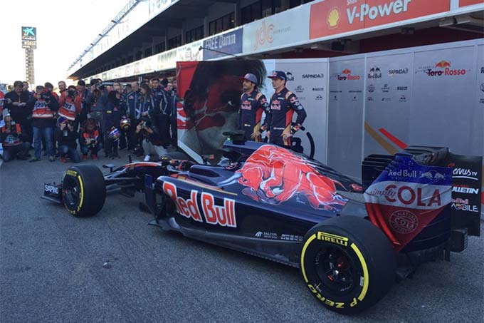 Toro Rosso présente sa STR11 avec sa (…)