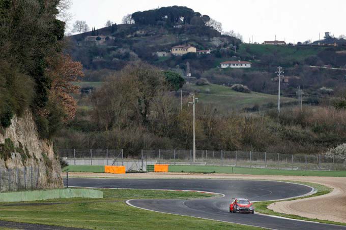 López tops day two of WTCC testing