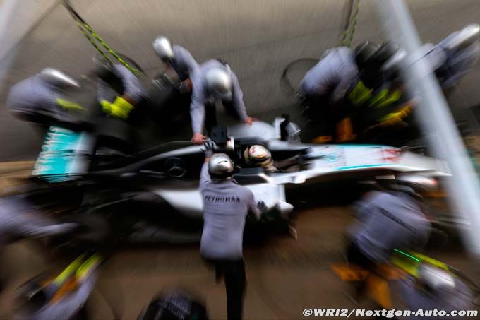 Hamilton veut savoir ce que la W07 a (…)