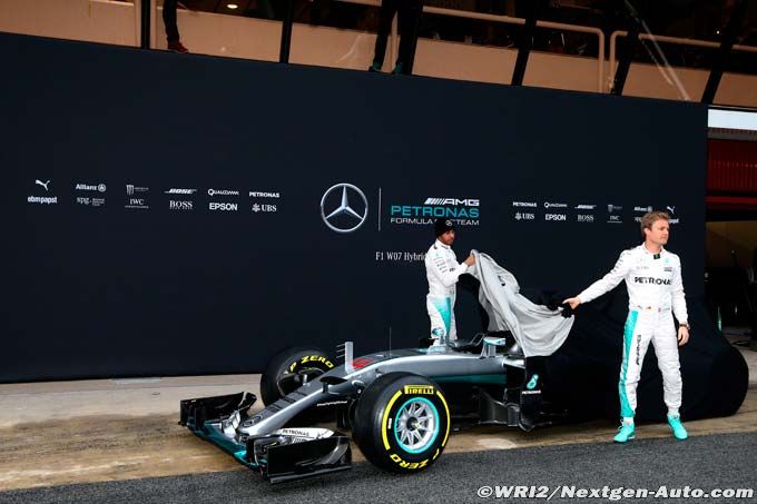 Les pilotes Mercedes impatients (…)