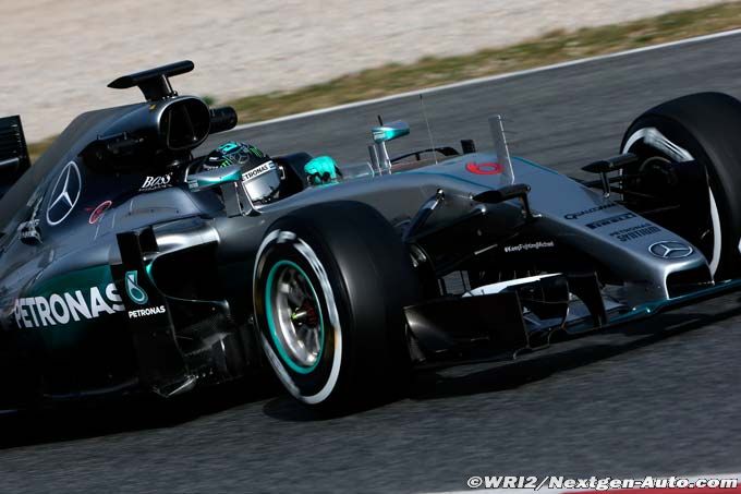 Rosberg contrasts 'focus' (…)