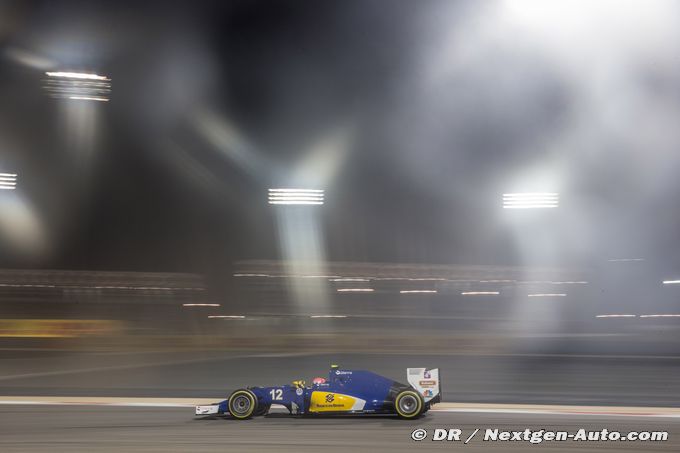 Sauber de nouveau en retard dans le (…)