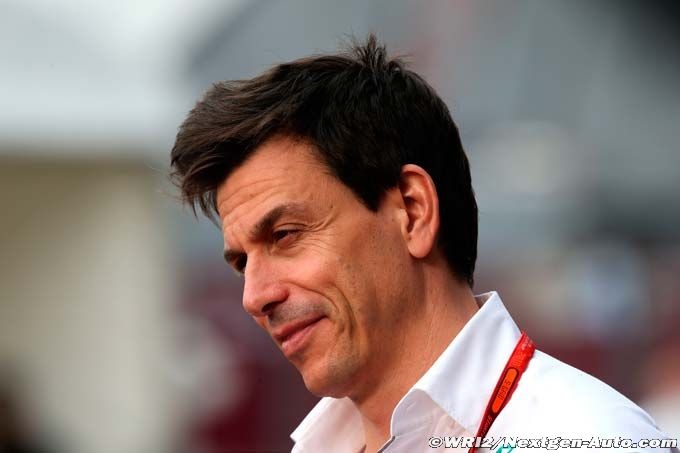 Wolff : Ferrari constitue une menace (…)