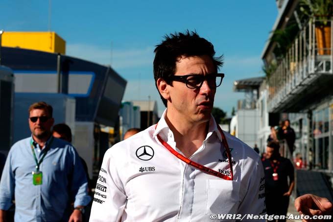 Wolff : Mercedes ne pouvait offrir (…)