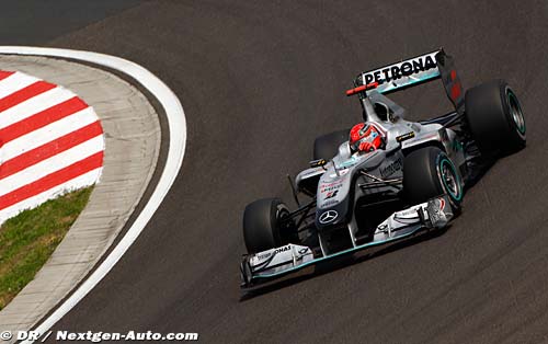 Schumacher blames car for comeback (...)