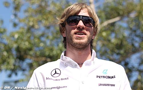 Mercedes GP release Nick Heidfeld (...)