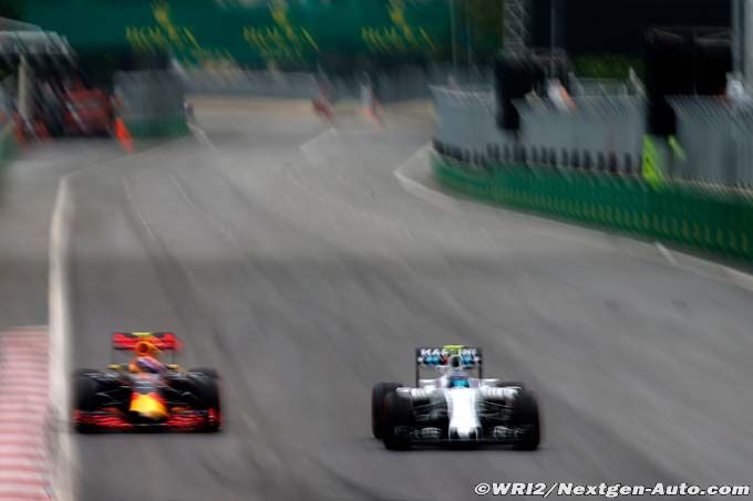 Bottas englué dans le trafic