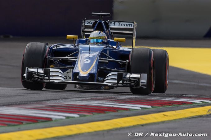 Sauber s'enfonce dans les (…)