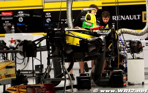 Renault F1: A typical Friday at (...)