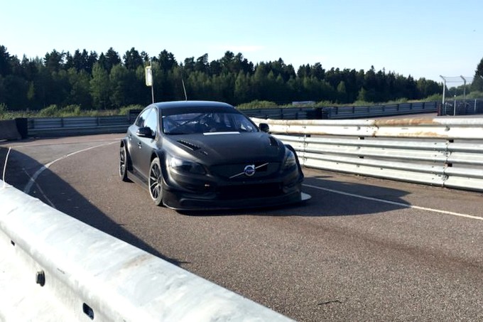 Testcar boosts Polestar Cyan Racing