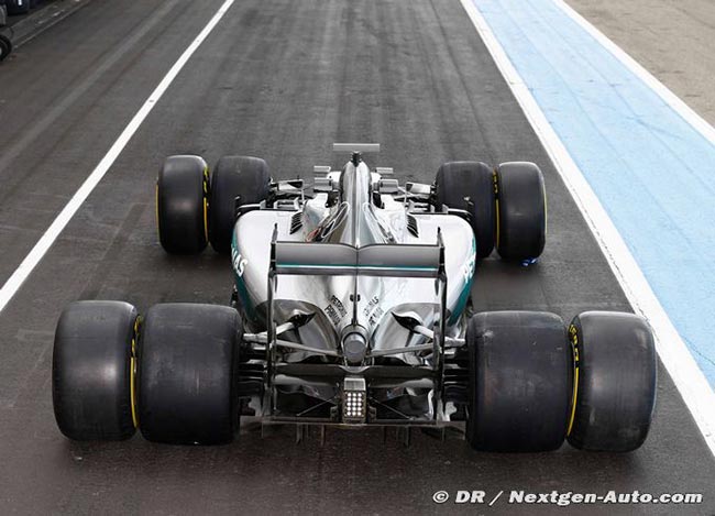 Mercedes, Ferrari in action with (…)