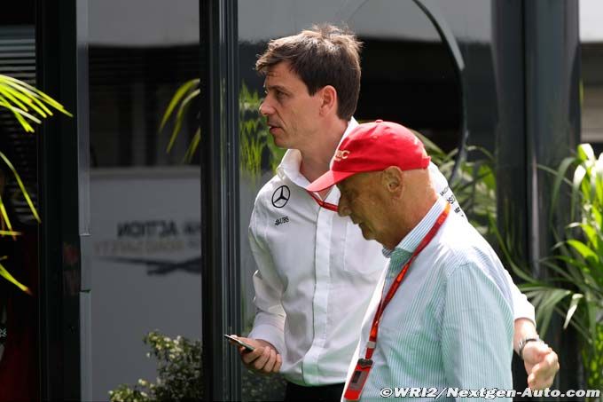 Wolff, Lauda could stay together (…)