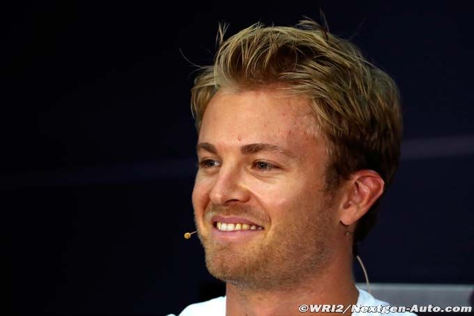 Rosberg tips 'distracted' (…)