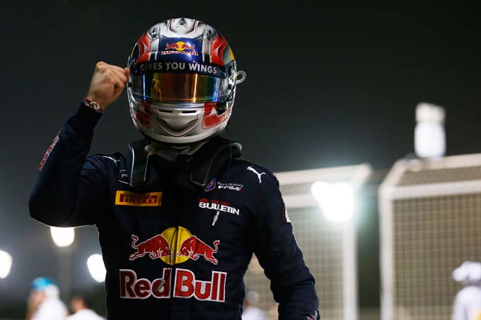 Yas Marina, Qual.: Gasly charges to (…)