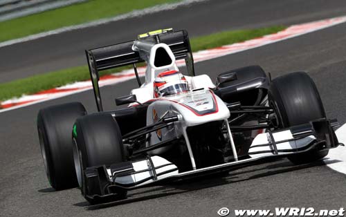 Kamui Kobayashi remains with Sauber (…)