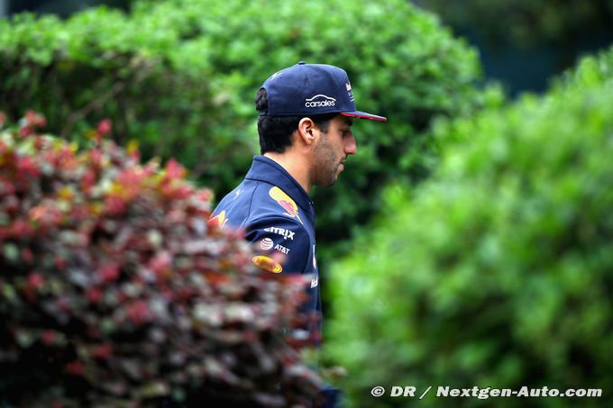Ricciardo wants Renault update sooner