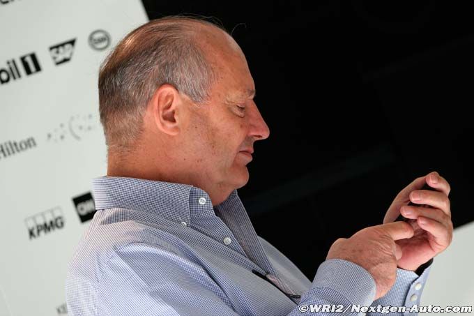 Ron Dennis referme 'avec émotion