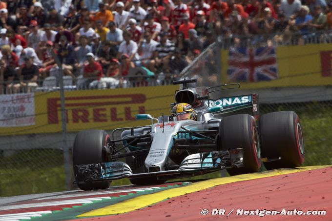 Mercedes 'letting Hamilton (...)