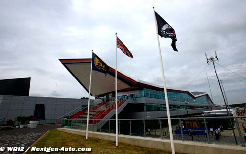 Liberty hits out at Silverstone (...)