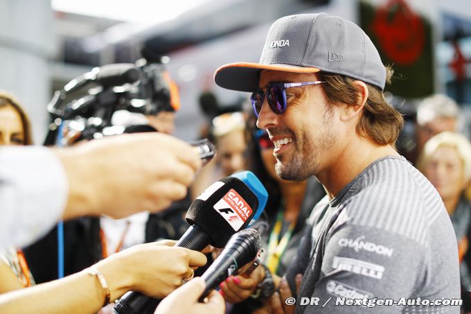 Alonso admet avoir reçu des offres