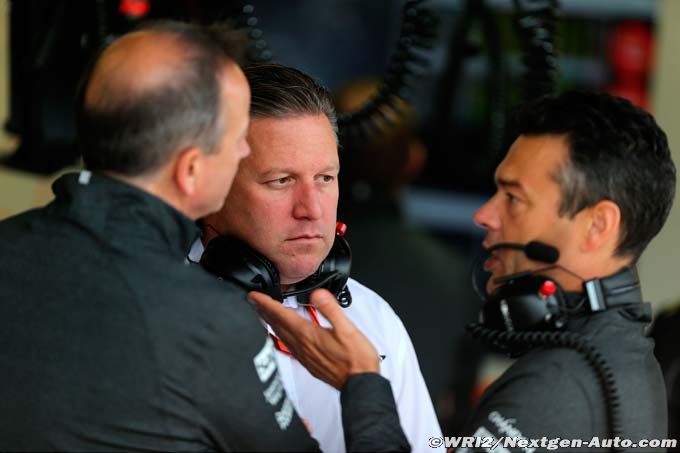 McLaren meets Renault chiefs at Monza