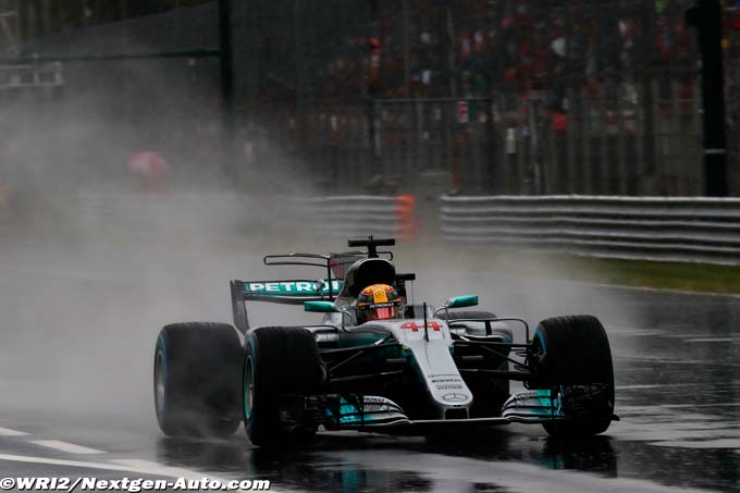 Hamilton takes all-time F1 pole (...)