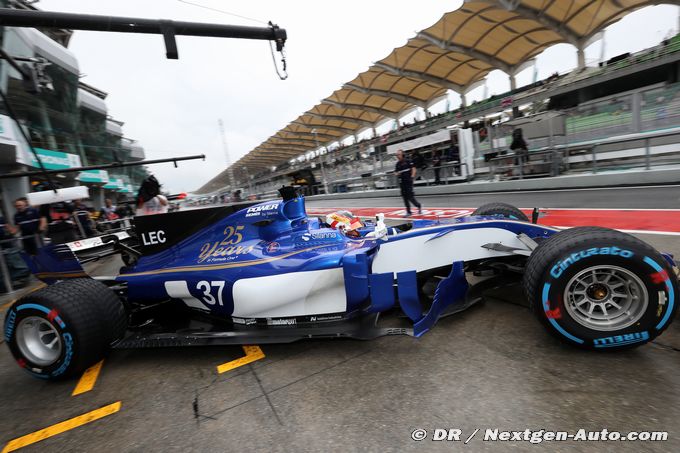 Leclerc admits eyeing 2019 Ferrari seat