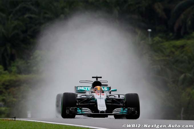 Suzuka, FP2: Hamilton tops rain-lashed