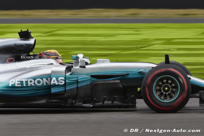 Hamilton holds off Verstappen to win (…)