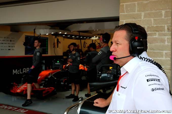 McLaren considers orange livery for 2018