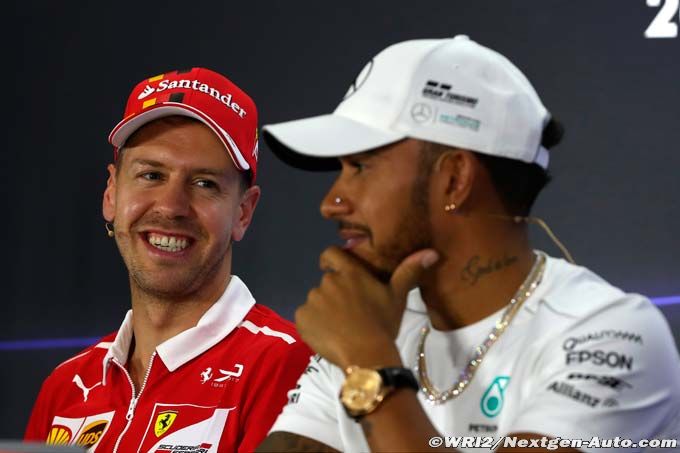 Hamilton et Vettel analysent une (…)