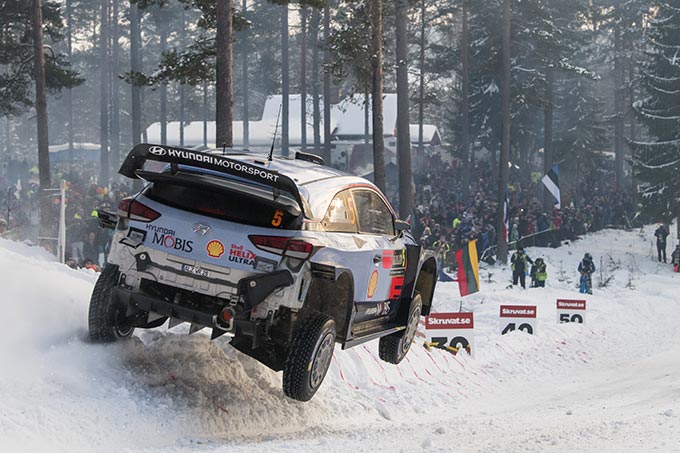 Neuville wins in Sweden