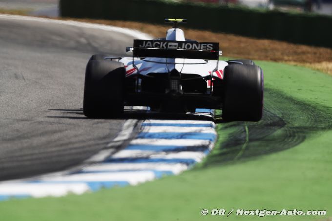 Magnussen et Grosjean sur la 3e (…)