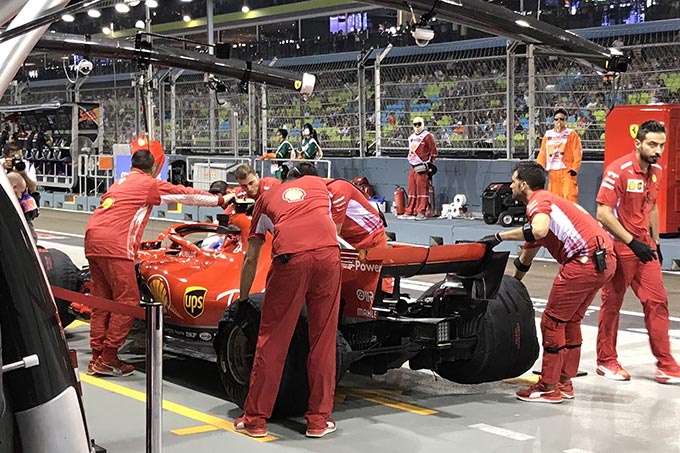 Singapore, FP2: Räikkönen tops FP2 (…)
