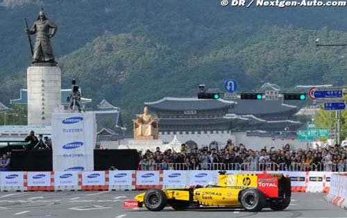 Renault F1 wows the crowds in the (…)
