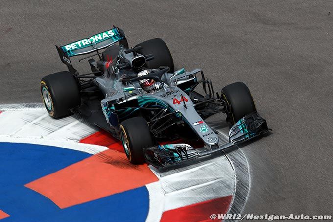Sochi, FP2: Hamilton heads Mercedes