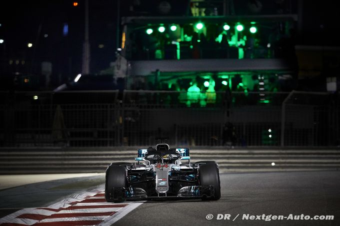 Lewis Hamilton takes pole in Abu Dhabi