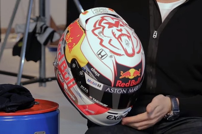 Les casques de Gasly et Verstappen (…)