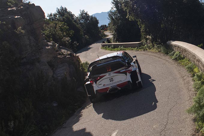 The Toyota Yaris WRC takes on the (…)