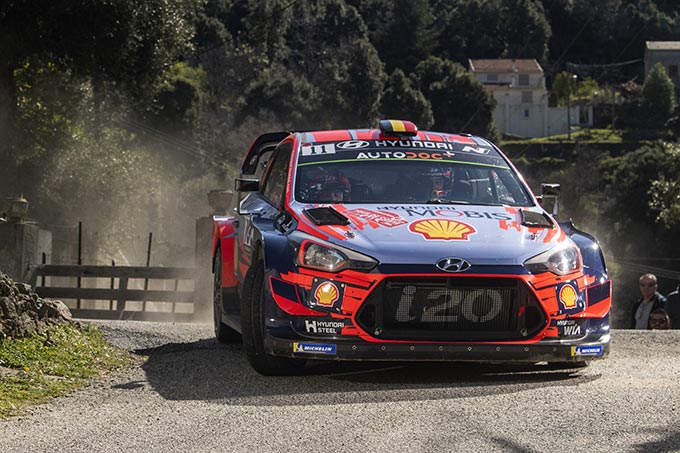 Neuville snatches Corsica win