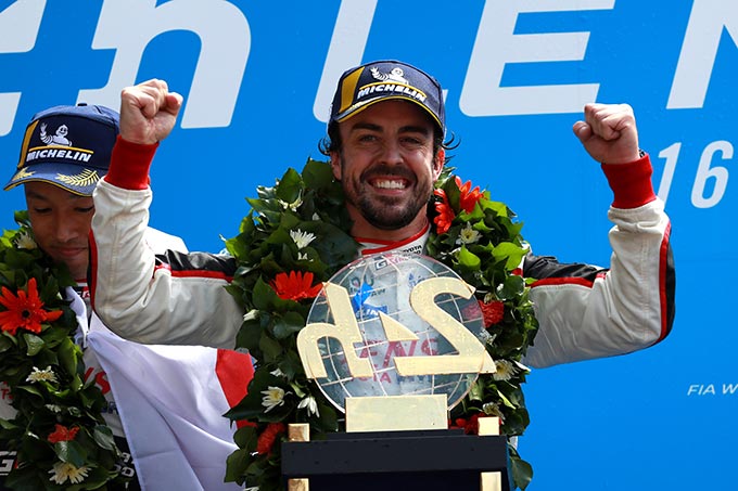 Fernando Alonso hands over to Brendon