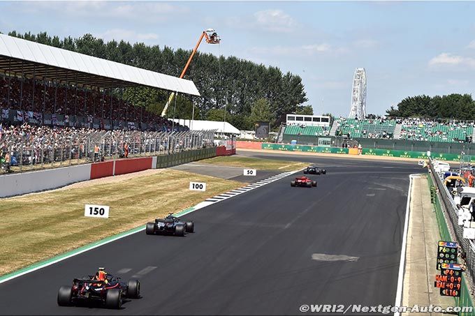 Le nouvel asphalte de Silverstone (…)