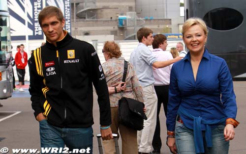 Petrov est en F1 pour plusieurs années