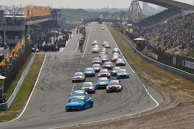 Zandvoort, C1 : Björk gagne devant (…)