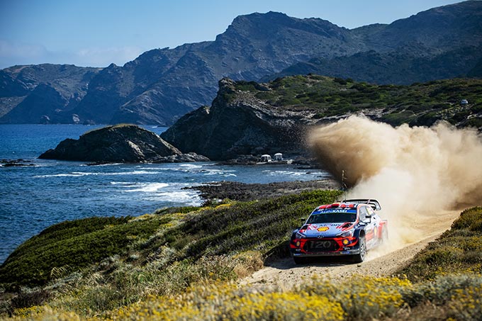 Sordo snatches late win in Italy